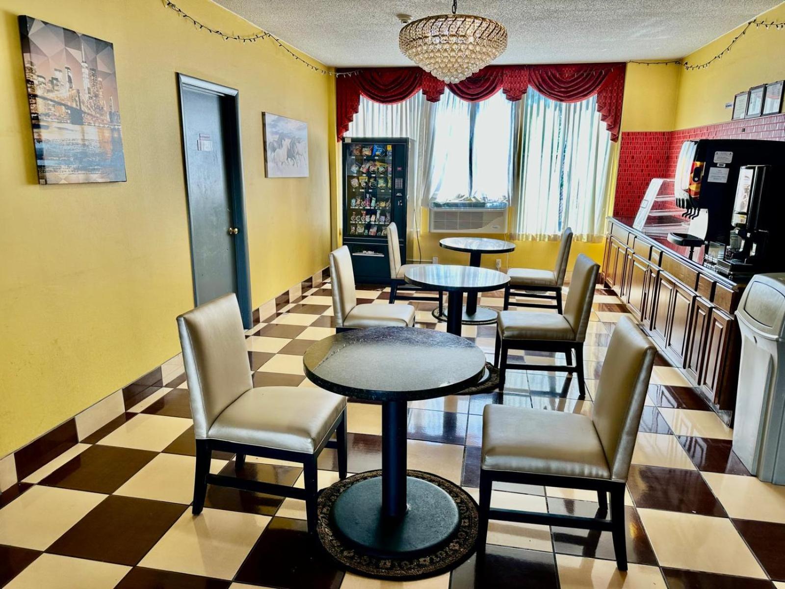 Town House Inn And Suites Elmwood Park Exterior foto